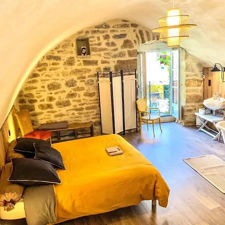 Bed & Breakfast Les Volets Rouges