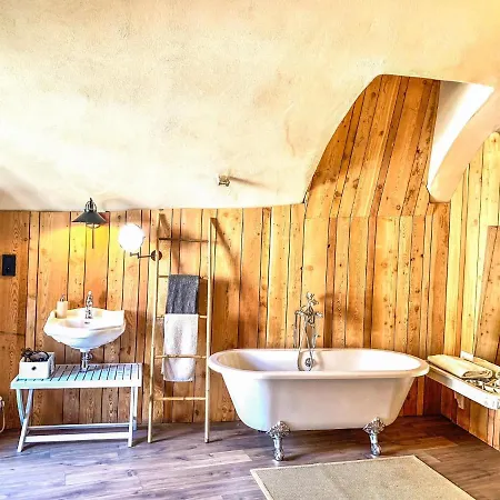Bed & Breakfast Les Volets Rouges Arbois